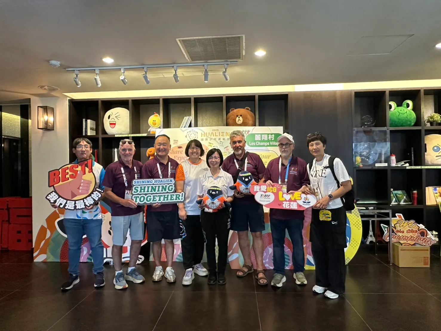 儷庭團隊接待 ICG 國際賽事外國團員合影